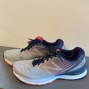 New Balance Trufuse 880 V8 Sz 10.5